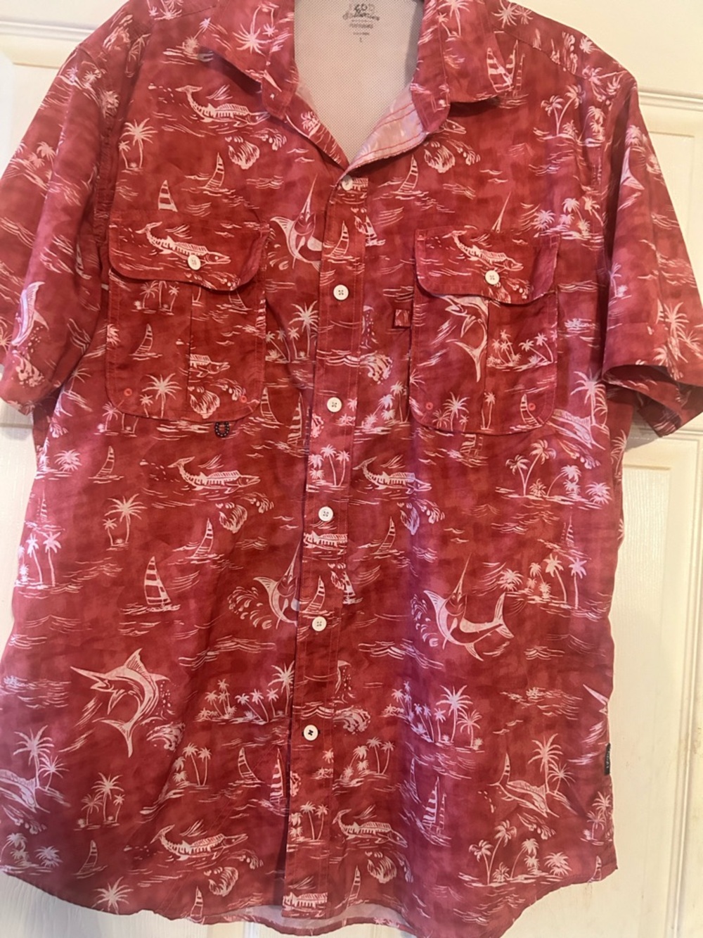 Izod Men's Short-Sleeve Tropical Fish Marlin Print Dri Fit casual Shirt - Red L